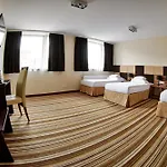 아파트호텔 Boutique Hotel's Kwiska - Legnicka 3*