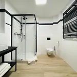아파트호텔 Boutique Hotel's Kwiska - Legnicka 3*
