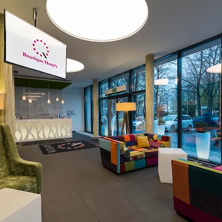 מלון דירות Boutique Hotel's Kwiska - Legnicka 3*