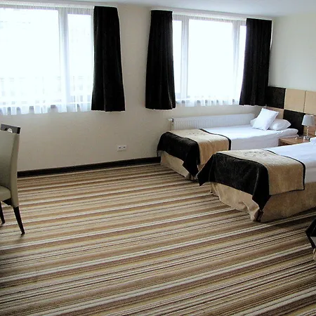 Boutique Hotel's Kwiska - Legnicka מלון דירות 3*