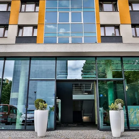 מלון דירות Boutique Hotel's Kwiska - Legnicka 3*