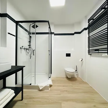 アパートホテル Boutique Hotel's Kwiska - Legnicka 3*