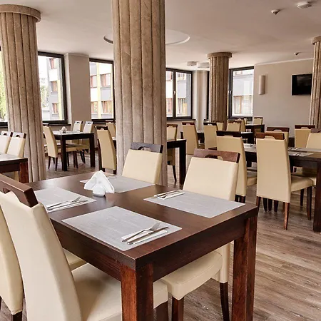 Boutique Hotel's Kwiska - Legnicka Ξενοδοχείο με διαμερίσματα 3*