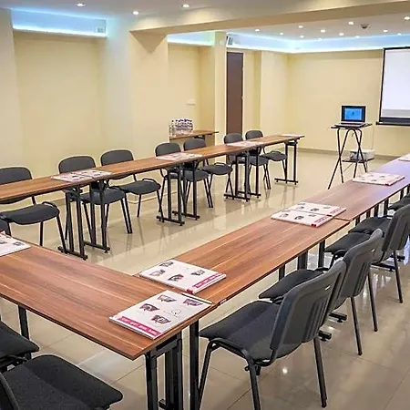 Boutique Hotel's Kwiska - Legnicka アパートホテル 3*