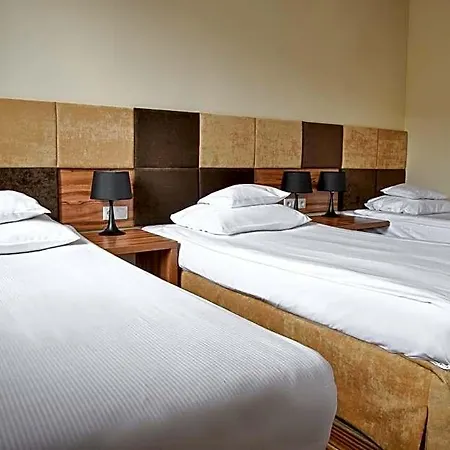 アパートホテル Boutique Hotel's Kwiska - Legnicka 3*